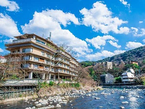 箱根湯本温泉　ホテル河鹿荘